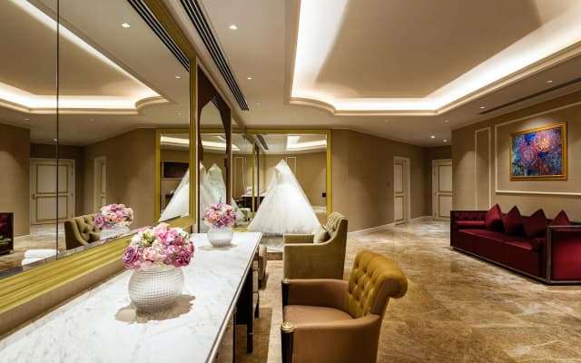 Ezdan Palace Hotel - photo 2
