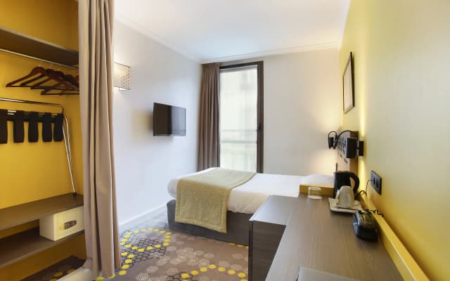Hotel Eiffel Capitol - photo 4