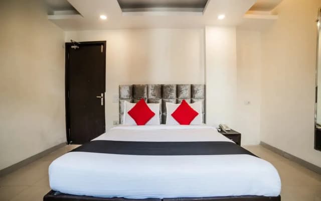 Hotel Jeyan Inn by OYO Rooms - photo 4