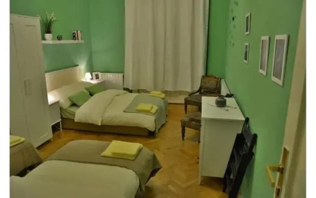 Cat and Co Guesthouse - photo 2
