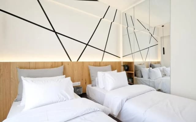 The Athens City Getaway - photo 2