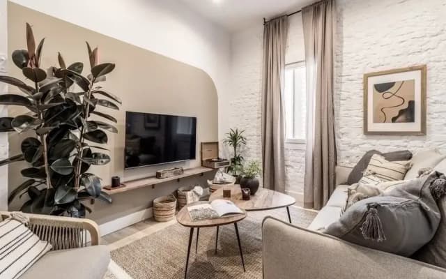 Somma - 2 Bedrooms in Almagro - photo 5