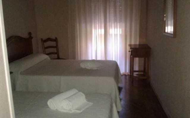 Hostal Ginebra - photo 2
