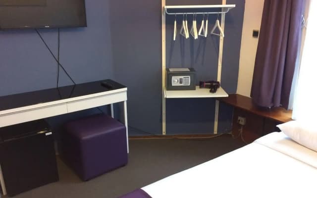 Hotel Bellington - photo 4