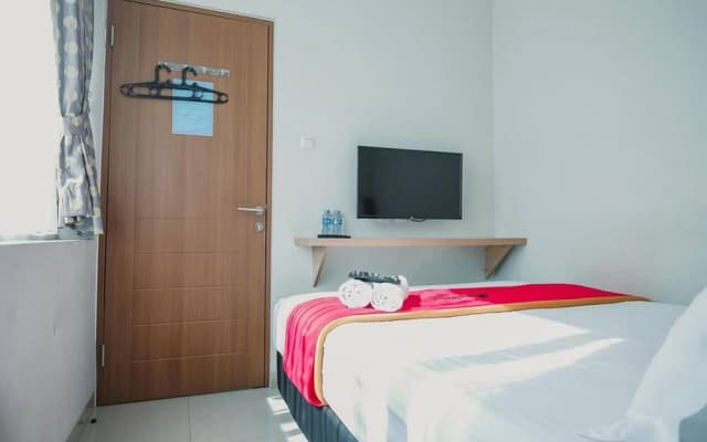 Kost M25 Hostel by Reddoorz - photo 3