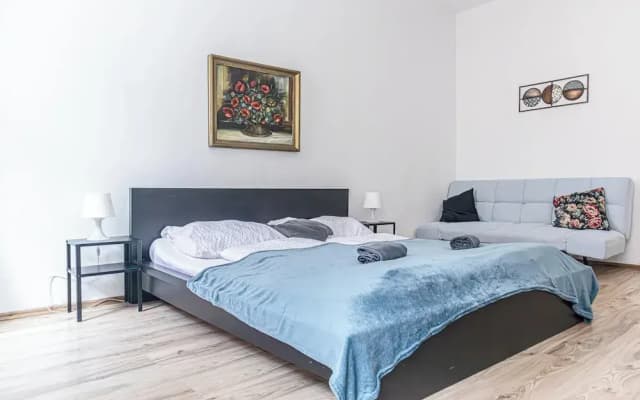 Bright 2BR Flat Near Westbahnhof - photo 4