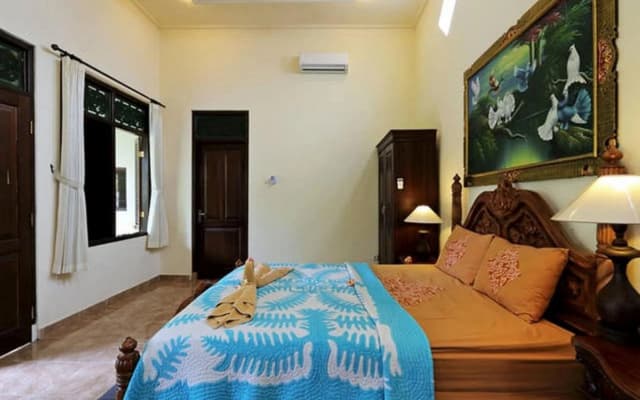 Loka Sari Guest House and Spa - photo 5