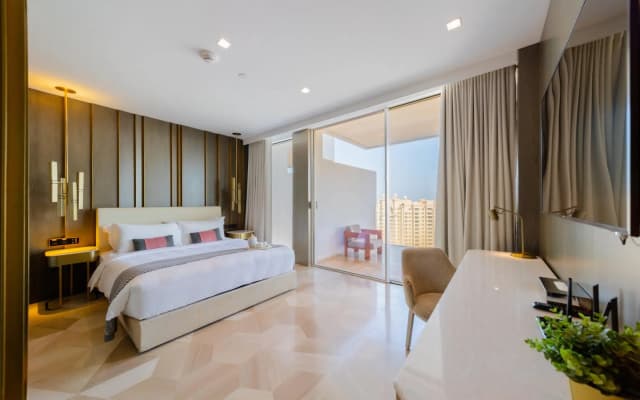 DXB - Five - 41506 - PJ - photo 5