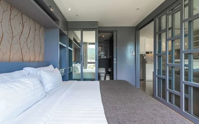 1BR Suite with Rooftop Pool C223 - photo 2