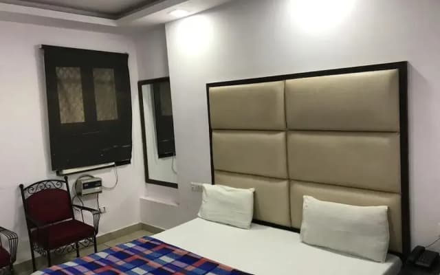 ADB ROOMS Hotel Saya Deluxe - photo 2