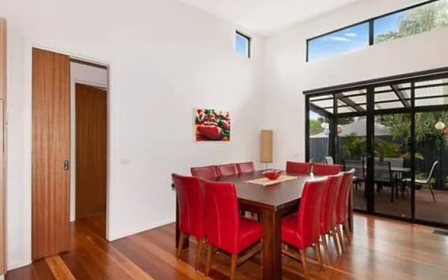 Ellerina Sea Vista Luxury Family Retreat with sauna, pool, amazing water views, walk to beach - photo 4