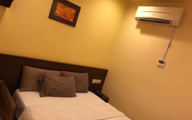 GD Hotel Permas Jaya - photo 4