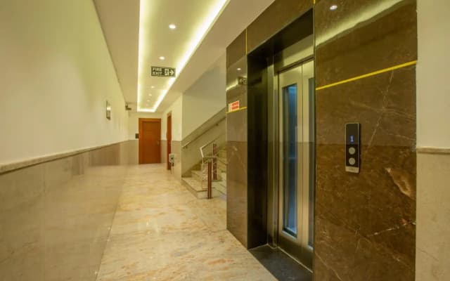 Hotel Arch Suites - photo 5