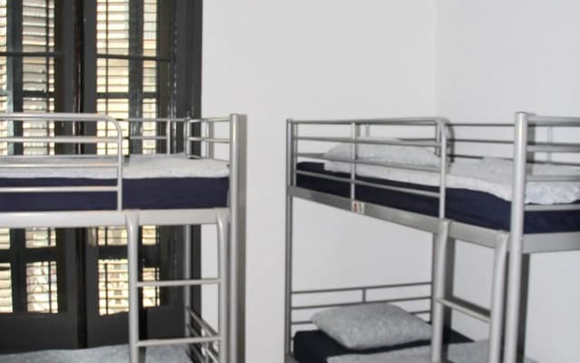 Alternative Creative Youth Hostel Barcelona - photo 2