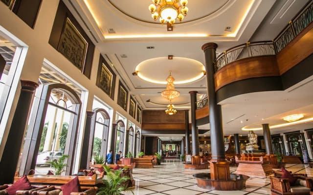 Pacific Hotel & Spa - photo 2