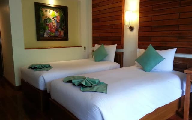 Meet Holiday Hotel - photo 2