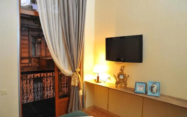 Brickwall Tbilisi Hotel - photo 3