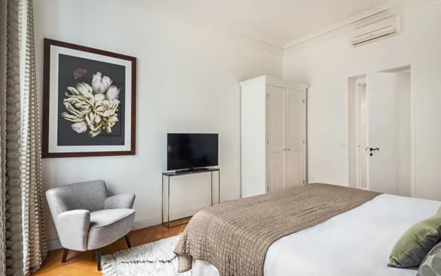 Rue Honore Chevalier - Two Bedroom Apartment - photo 2