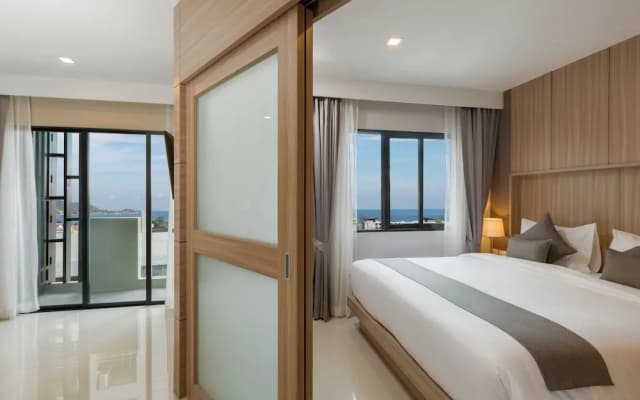 Patong Bay Residence - photo 2