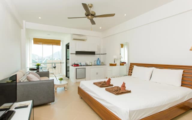 Patong Studio Apartments - photo 2