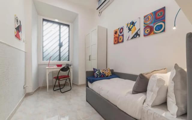 Piazza Vittorio NETFLIX Apartment - photo 2