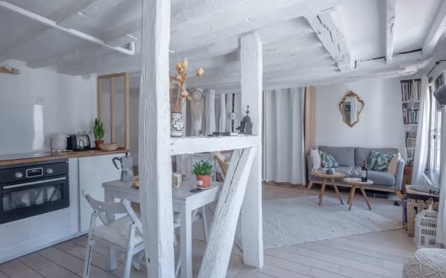 Stylish Apartment for 2 in the Heart of Paris - photo 3