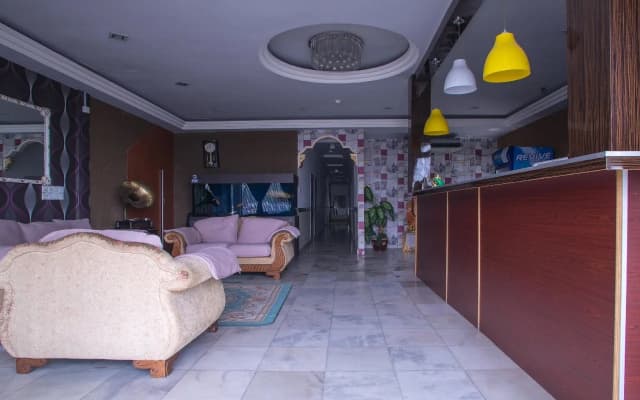 Royals Star Hotel - photo 2
