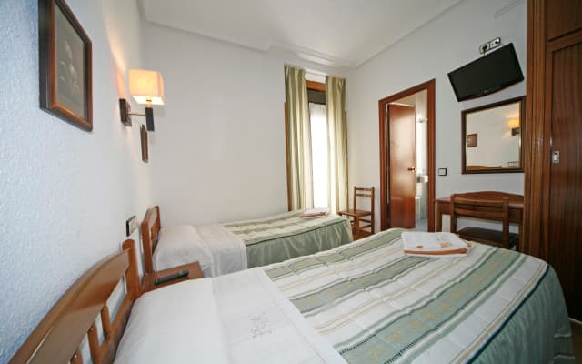 Hostal San Antonio - photo 2