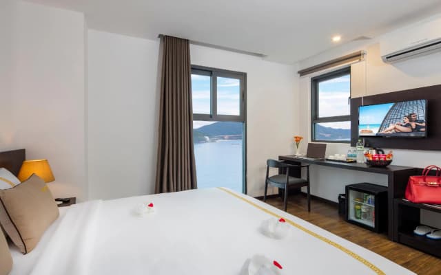 Meriton Hotel - photo 3