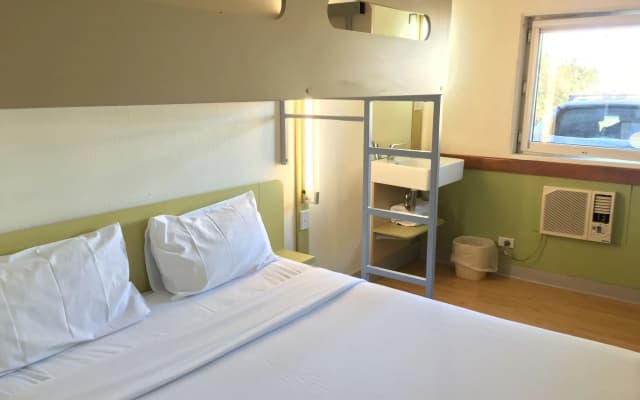 ibis Budget Campbelltown - photo 4