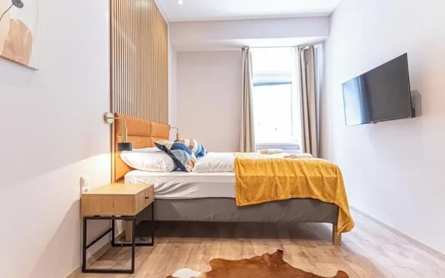 4BR Apt. for Groups 6-Min to Stadthalle - photo 5