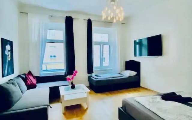 2BR Apartment Close to Stadthalle - photo 3
