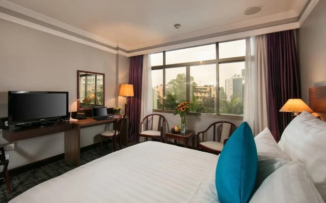 Lake Side Hotel - photo 3
