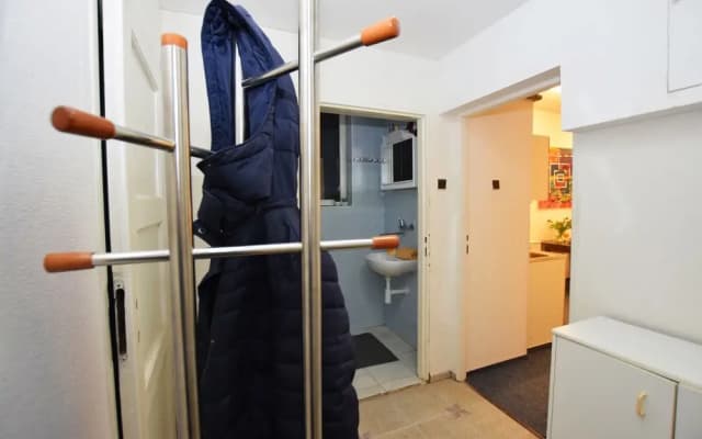 Top Location Economy Studio - photo 4