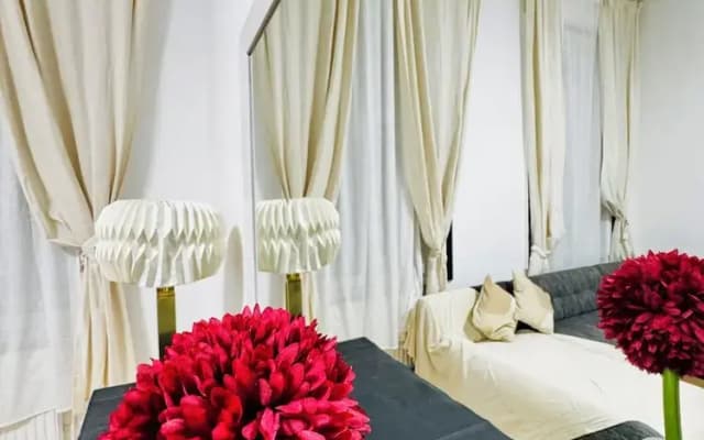 Affordable Apt Near Stadthalle - photo 5