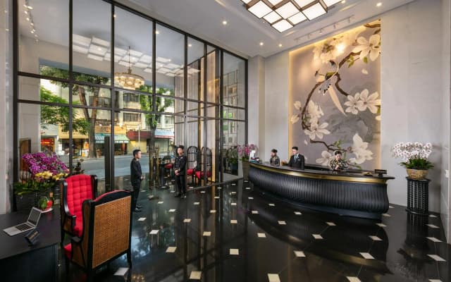 The Oriental Jade Hotel - photo 2