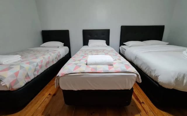 Shangrila Hostel Anjos - photo 3