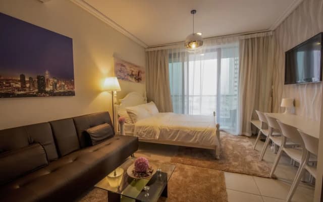 Iconic Apartment with Balcony - photo 2
