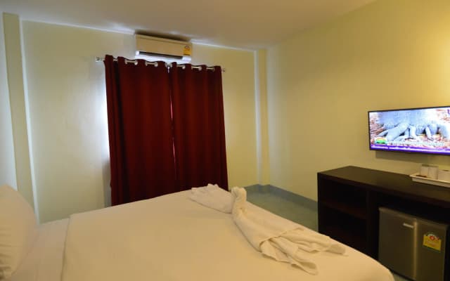 Paripas Express Hotel Patong - photo 3