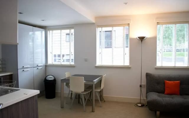 Super Central City Apartment - 1 Bedroom, Sleeps 4 - photo 5