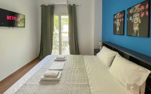 SOHO Vibrant 55sqm apt in Athens - photo 4