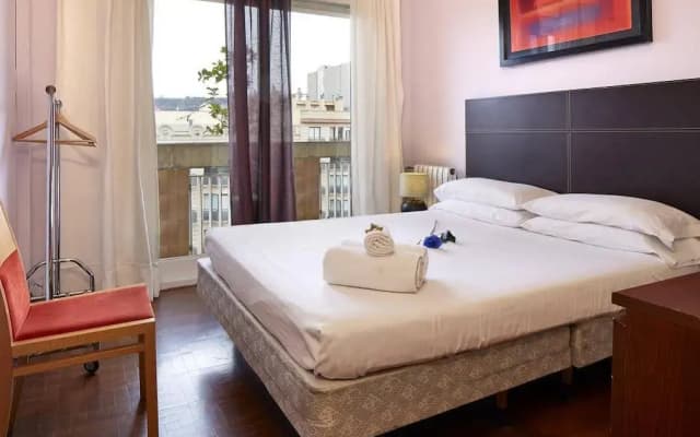 Plaza Spain Guest House - photo 3