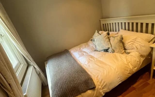 Modern Top Floor 2BD Flat - Kensington - photo 5