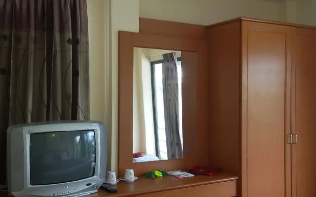 Patong Rose Guesthouse - photo 3