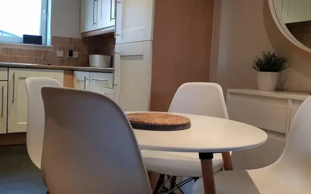 Quiet Modern 2 bed 2 bath with elevator - photo 4