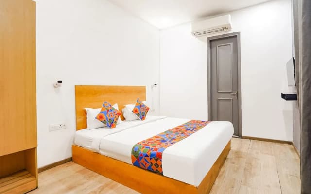 Fabhotel The Luxe Inn - photo 3