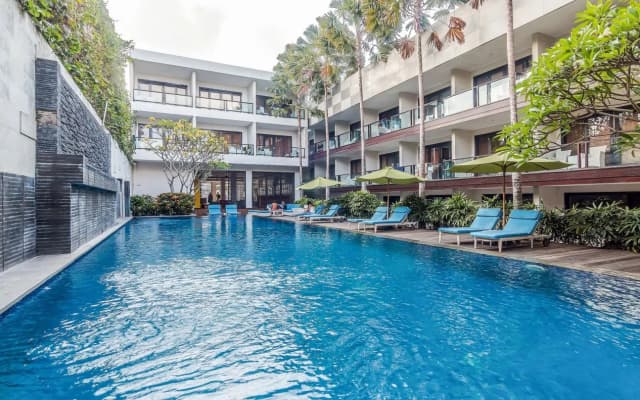 ZenRooms Kuta Beach Poppies Lane - photo 3