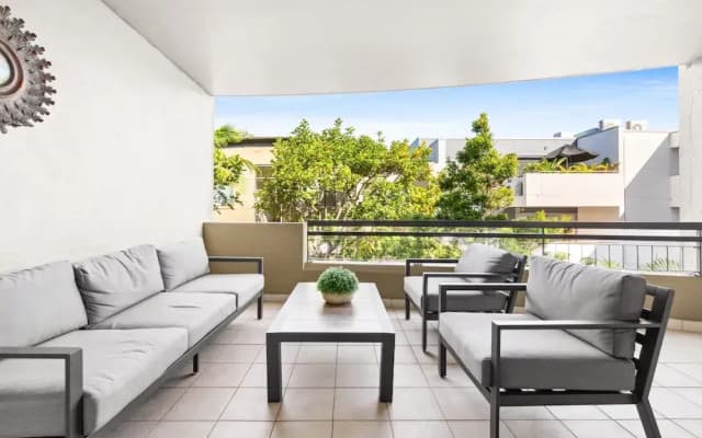 Spacious 2-bed, 2-bath Moments From Avalon Beach - photo 5