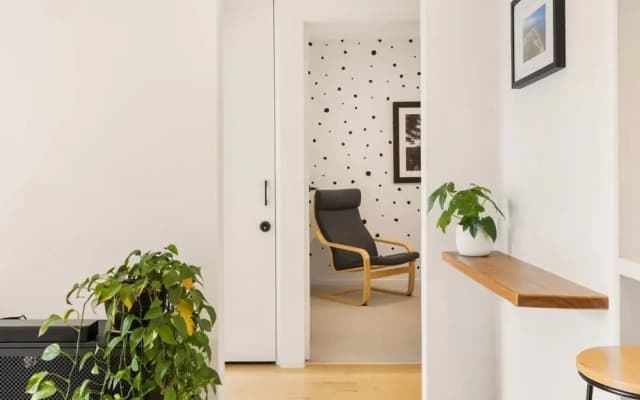 A Light Filled Contemporary Design Apartment - photo 5