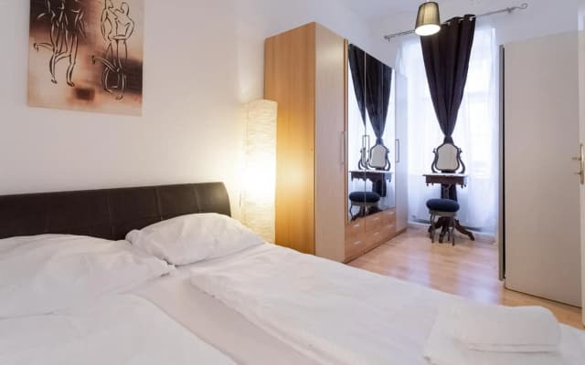 Central Garden Apartments - photo 4
